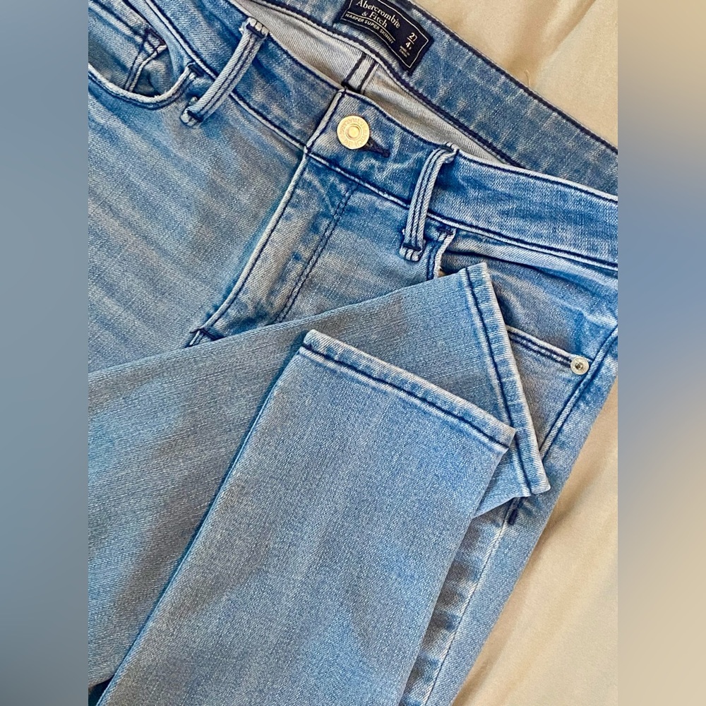 A&F Harper Super Skinny Jeans